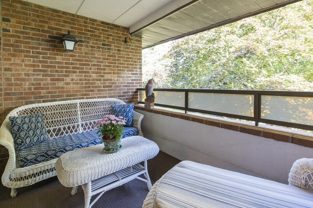 406 Paradise Road, Unit 3R Swampscott, MA 01907 - Photo 13 of 24 Gallery Image 13