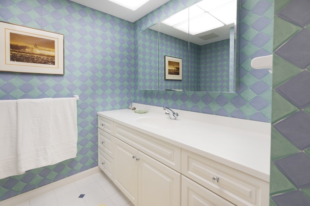406 Paradise Road, Unit 3R Swampscott, MA 01907 - Photo 21 of 24 Gallery Image 21