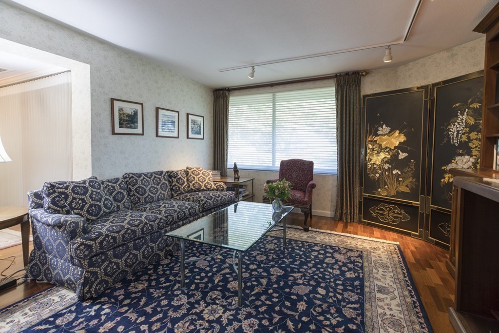 406 Paradise Road, Unit 3R Swampscott, MA 01907 - Photo 7 of 24 Gallery Image 7