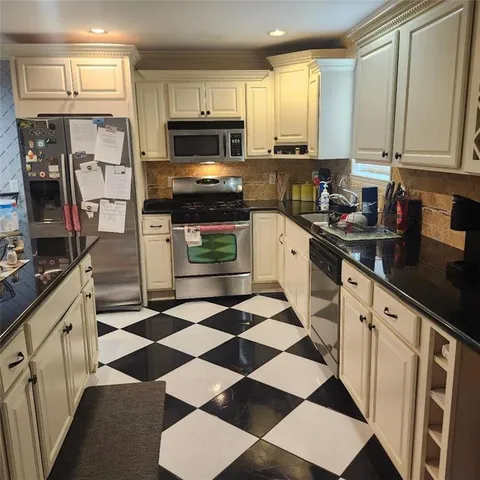 $234,900 | 3609 Ventura Drive, Chalmette, LA 70043