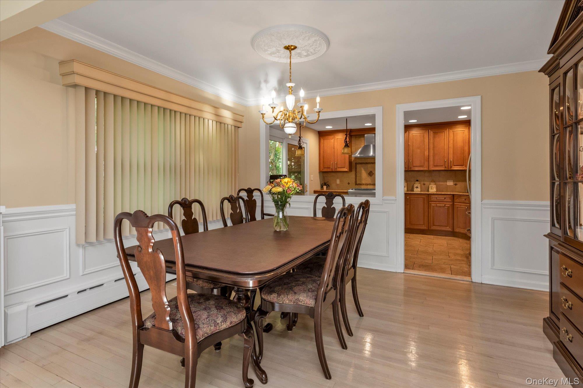 24 Summit Road Port Washington, NY 11050 - Photo 5 of 24 Gallery Image 5