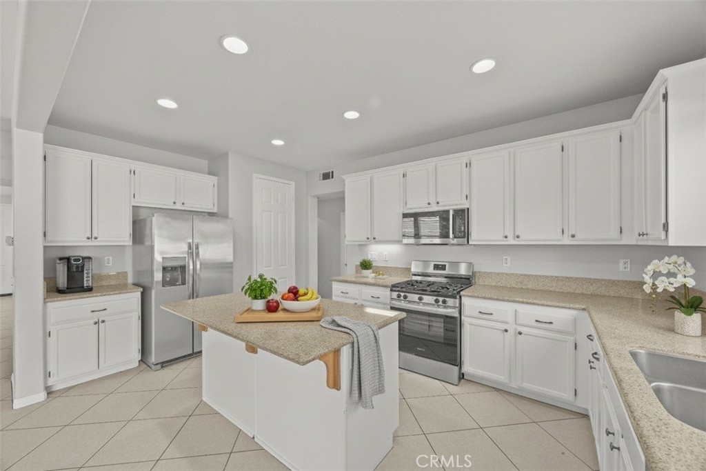 3952 Obsidian Road San Bernardino, CA 92407 - Photo 6 of 22