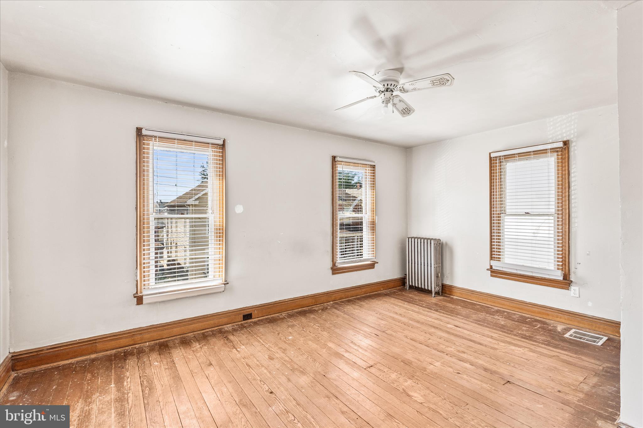 220 Locust Street Hanover, PA 17331 - Photo 20 of 42 Bedroom #2