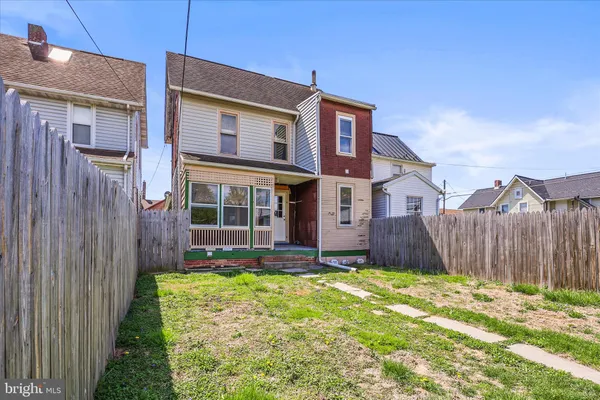 $159,900 | 220 Locust Street, Hanover, PA 17331