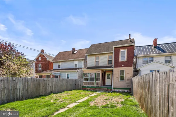 $159,900 | 220 Locust Street, Hanover, PA 17331