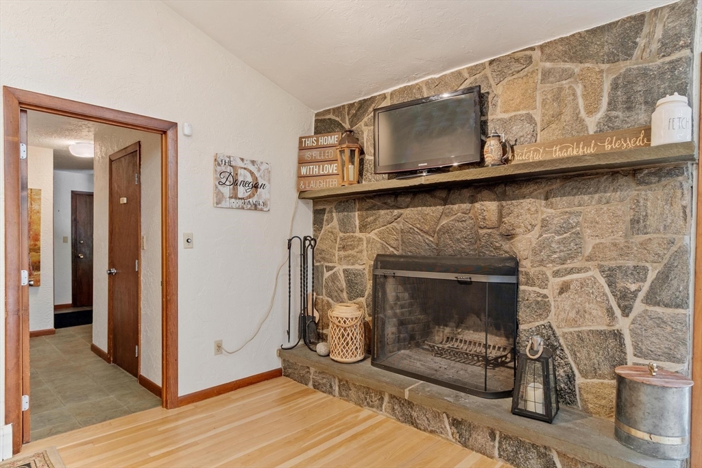 99 Beaver Road Reading, MA 01867 - Photo 8 of 42