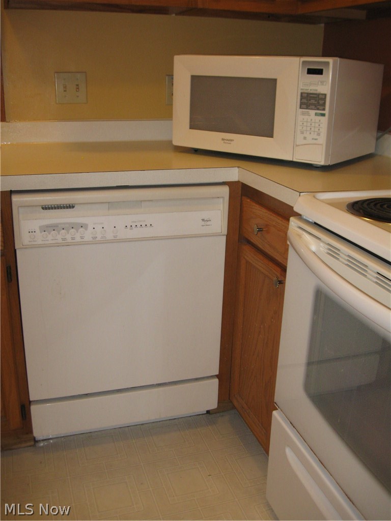 52 Beech Street Rittman, OH 44270 - Photo 18 of 35 ALL matching white appliances stay with house including the refrigerator; not shown here.