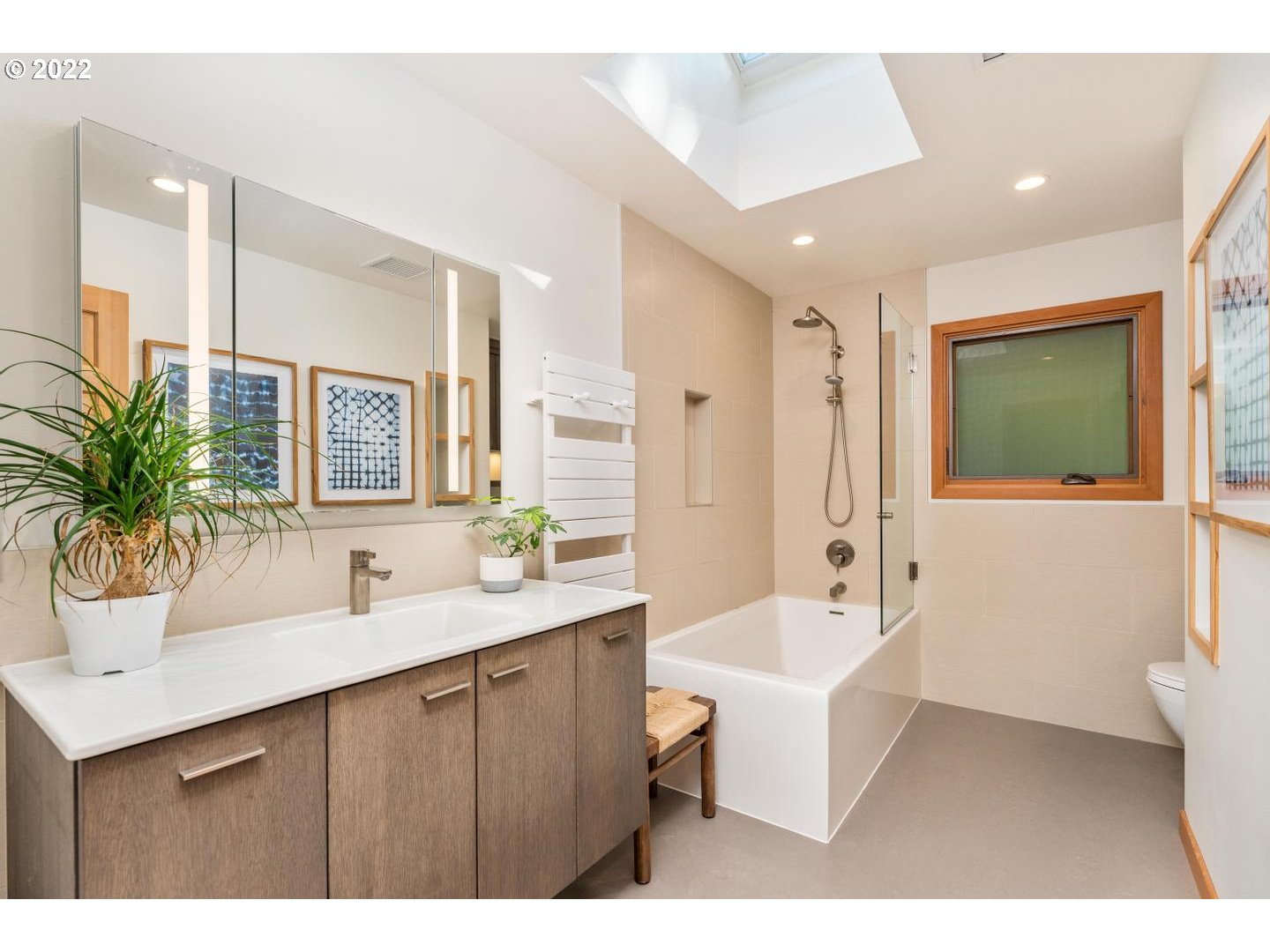 602 South Palatine Hill Road Portland, OR 97219 - Photo 18 of 30 Bathroom