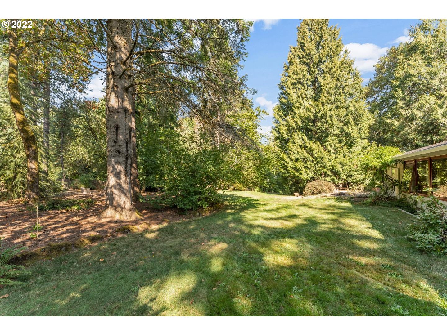 602 South Palatine Hill Road Portland, OR 97219 - Photo 26 of 30 Backyard
