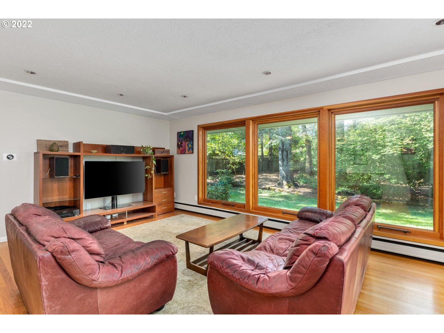 602 South Palatine Hill Road Portland, OR 97219 - Photo 3 of 30 Living Room
