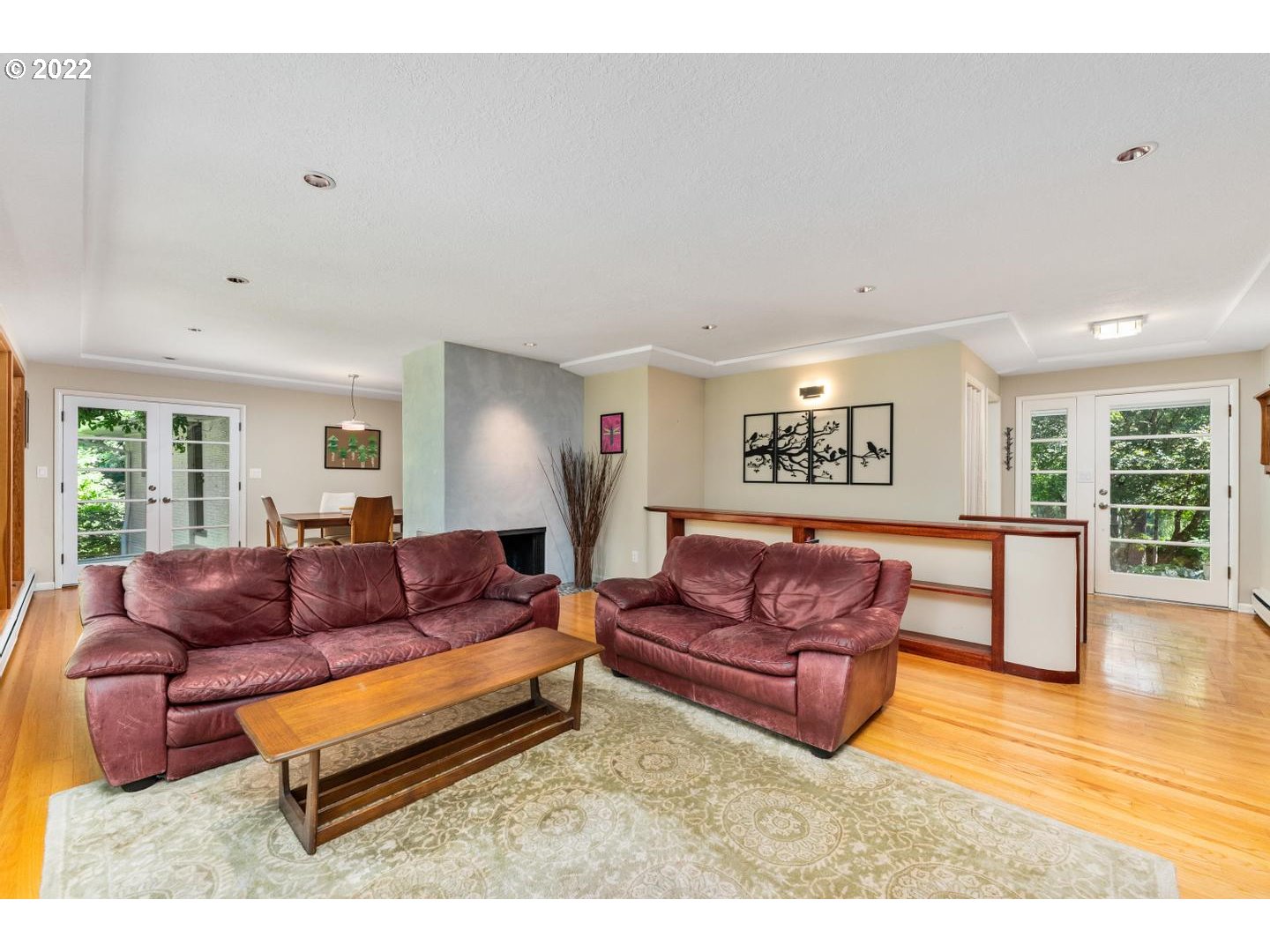 602 South Palatine Hill Road Portland, OR 97219 - Photo 5 of 30 Living Room