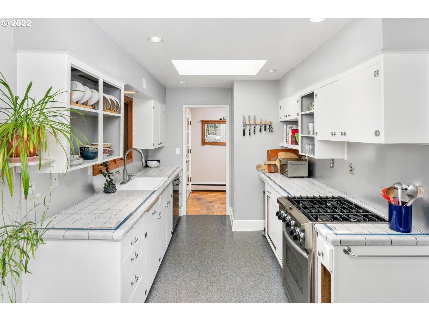602 South Palatine Hill Road Portland, OR 97219 - Photo 8 of 30 Kitchen