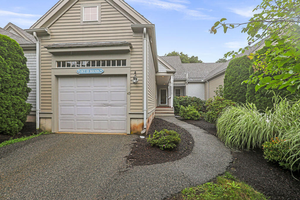 43 Carnoustie Road Bourne, MA 02532 - Photo 1 of 46 IMG_3298