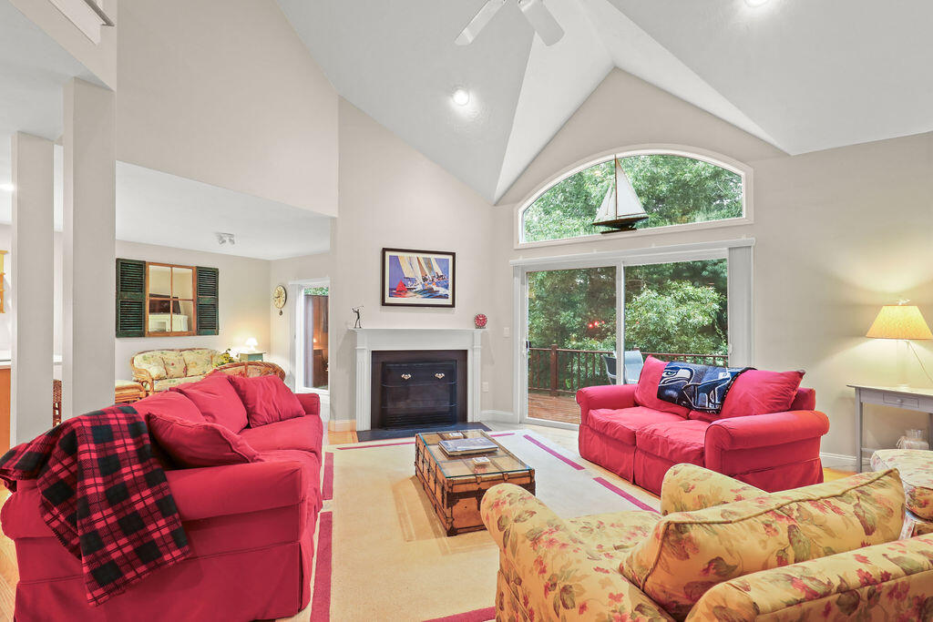 43 Carnoustie Road Bourne, MA 02532 - Photo 4 of 46 IMG_3151