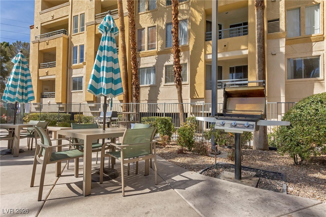 230 East Flamingo Road, Unit 310 Las Vegas, NV 89169 - Photo 21 of 27 GRILLING AREA