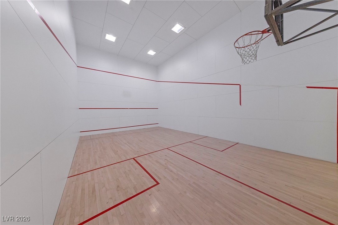 230 East Flamingo Road, Unit 310 Las Vegas, NV 89169 - Photo 25 of 27 INDOOR SPORTS AREA