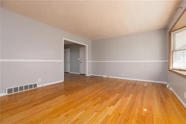 $199,000 | 8608 Kentucky Avenue, Raytown, MO 64138