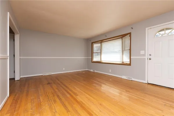 $199,000 | 8608 Kentucky Avenue, Raytown, MO 64138