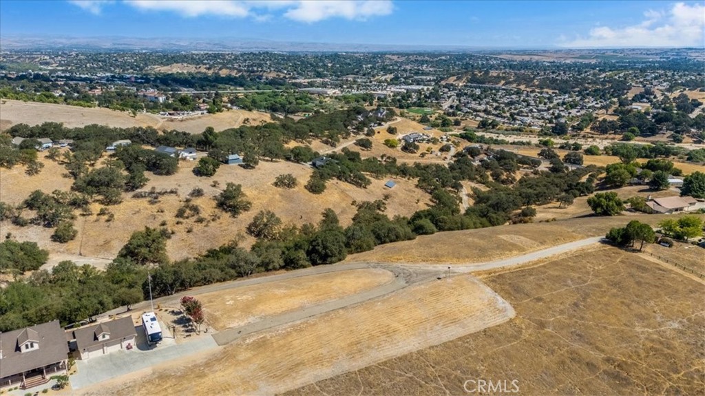 350 Robles Road Paso Robles, CA 93446 - Photo 4 of 7 Gallery Image 4
