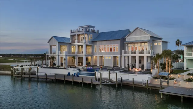 $6,850,000 | 305 Estes Drive, Rockport, TX 78382