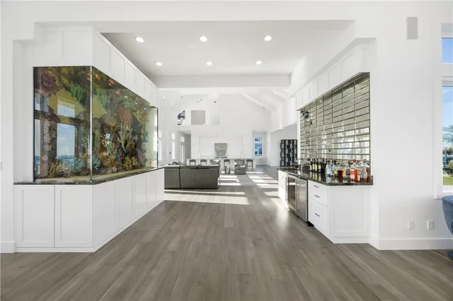 $6,850,000 | 305 Estes Drive, Rockport, TX 78382