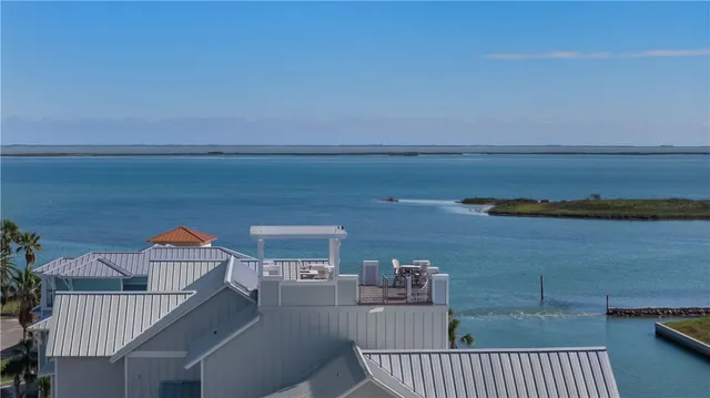 $6,850,000 | 305 Estes Drive, Rockport, TX 78382