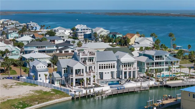 $6,850,000 | 305 Estes Drive, Rockport, TX 78382