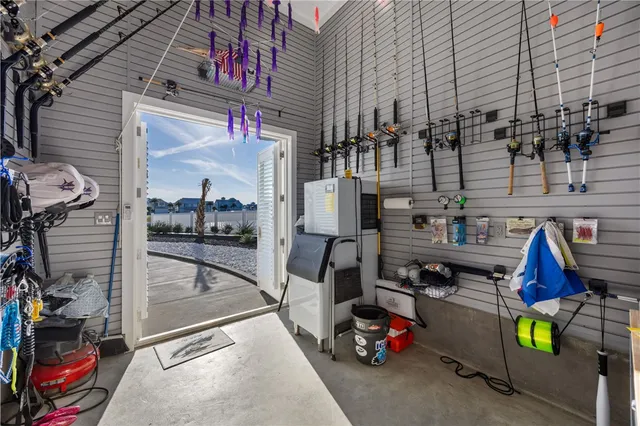 $6,850,000 | 305 Estes Drive, Rockport, TX 78382