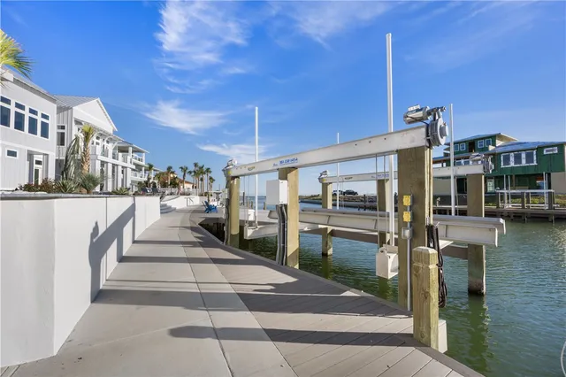 $6,850,000 | 305 Estes Drive, Rockport, TX 78382