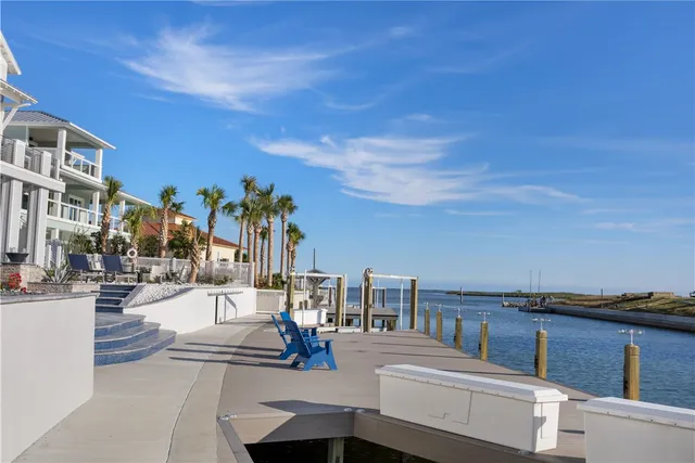 $6,850,000 | 305 Estes Drive, Rockport, TX 78382