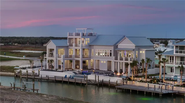 $6,850,000 | 305 Estes Drive, Rockport, TX 78382
