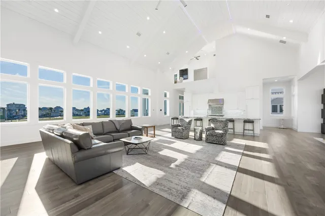 $6,850,000 | 305 Estes Drive, Rockport, TX 78382