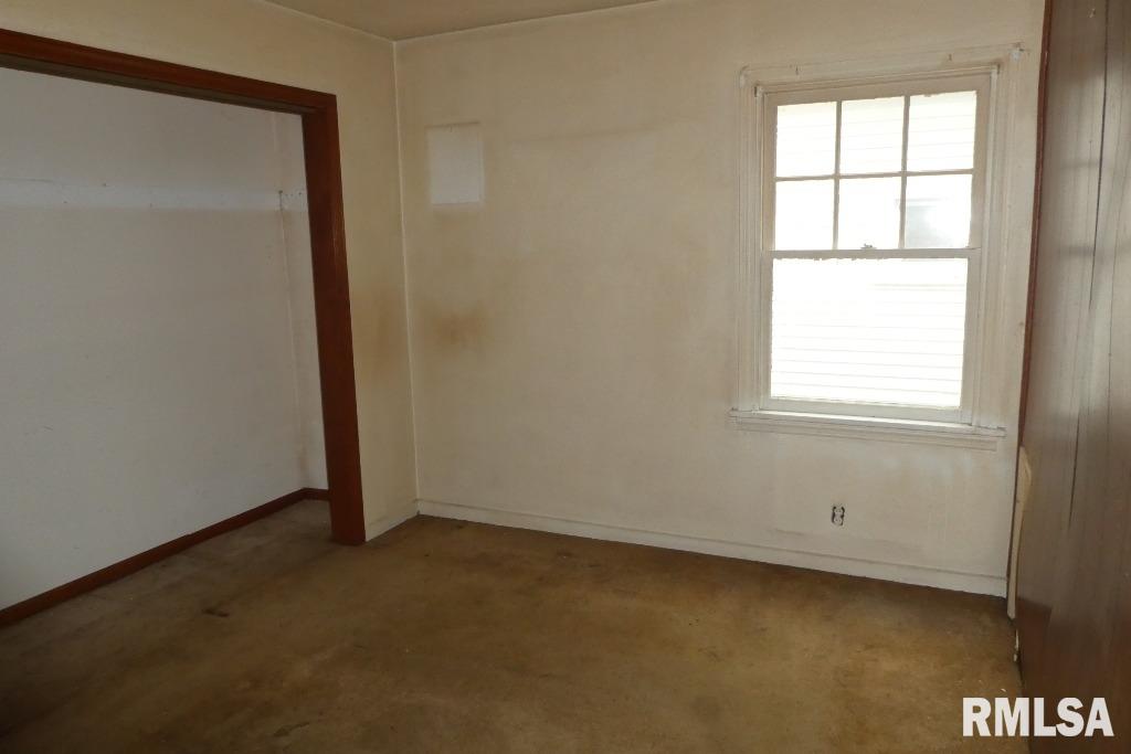 2215 South 12th Street Springfield, IL 62703 - Photo 12 of 15