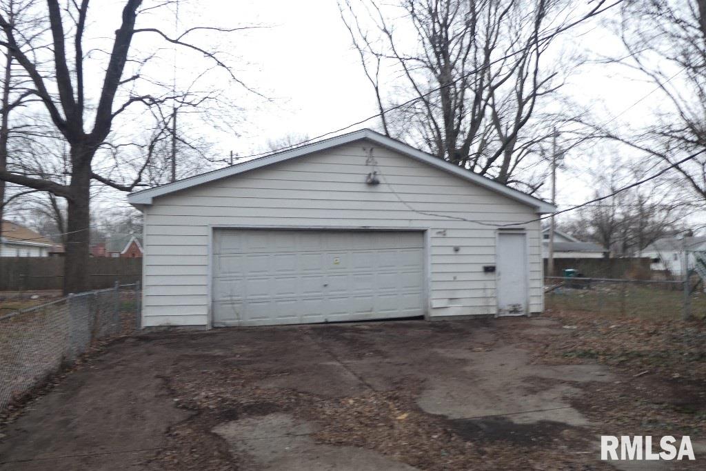 2215 South 12th Street Springfield, IL 62703 - Photo 15 of 15