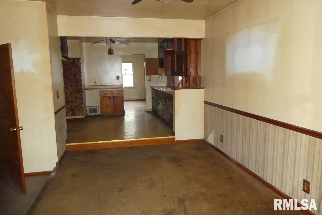 2215 South 12th Street Springfield, IL 62703 - Photo 6 of 15