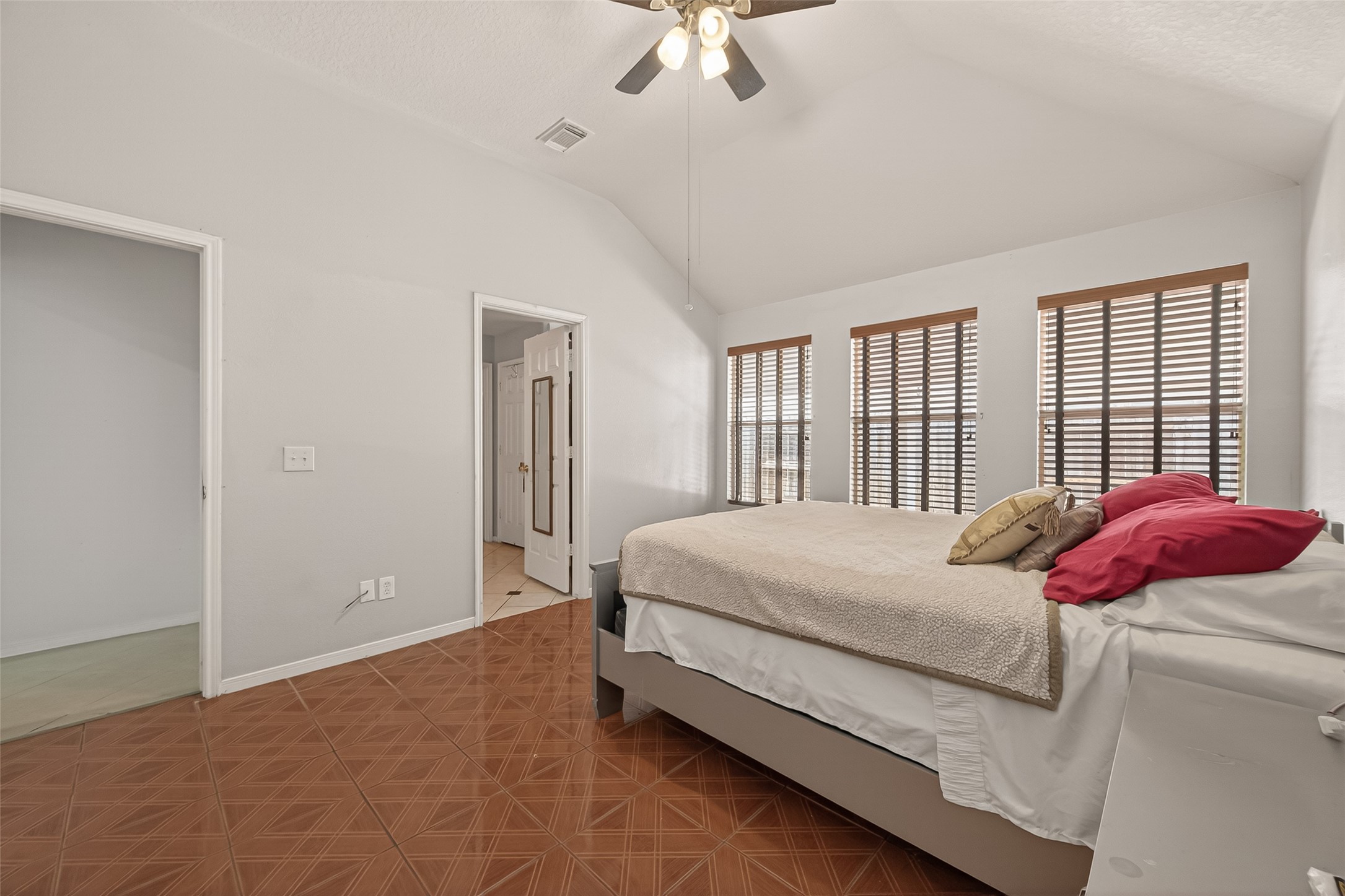 19322 Dawn Canyon Road Houston, TX 77084 - Photo 28 of 37 Primary room.