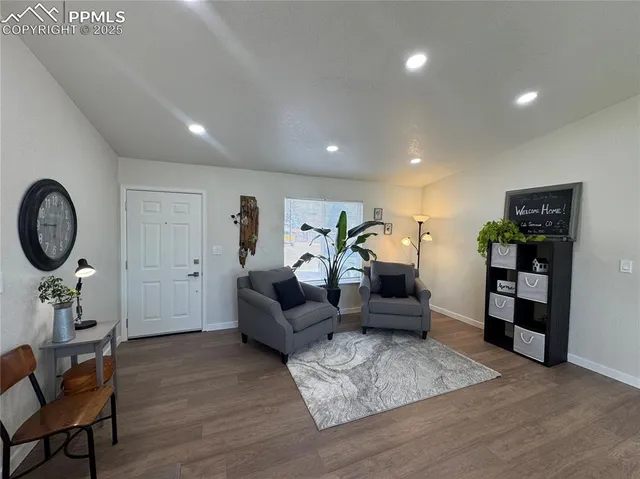 $399,999 | 886 Badger Drive, Colorado Springs, CO 80916