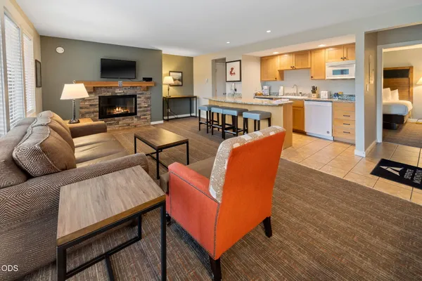 $4,000 | 18575 Southwest Century Drive, Unit 656AKA1235A, Bend, OR 97702