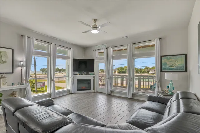 $446,900 | 1113 San Jacinto Street, La Porte, TX 77571