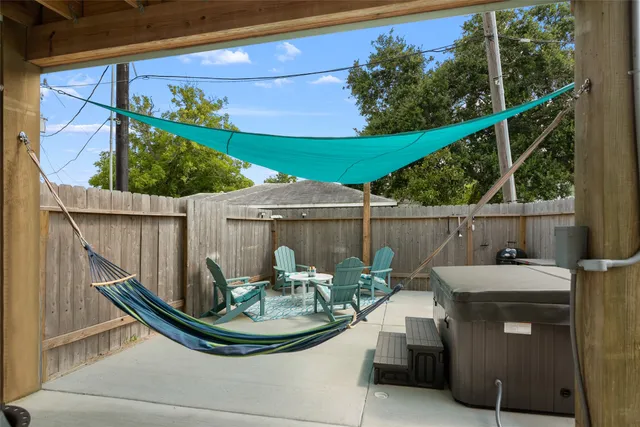 $446,900 | 1113 San Jacinto Street, La Porte, TX 77571