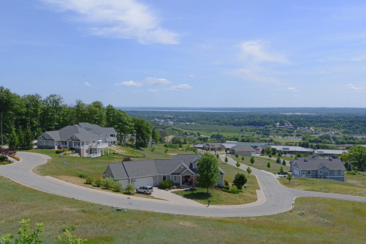 4280 Eagle Ridge Traverse City, MI 49684 - Photo 3 of 16 1827115-2.JPG