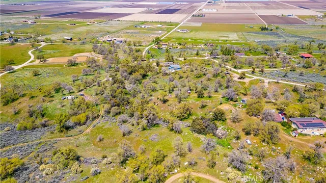 a view of a houses with a mountain