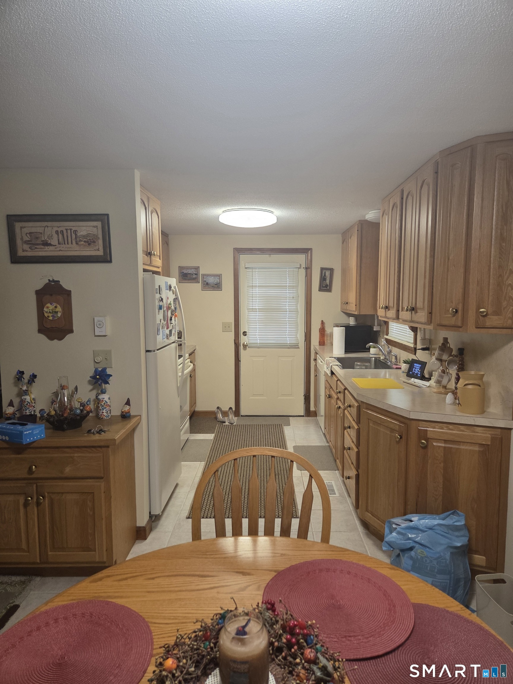 371 Race Hill Road Madison, CT 06443 - Photo 4 of 20