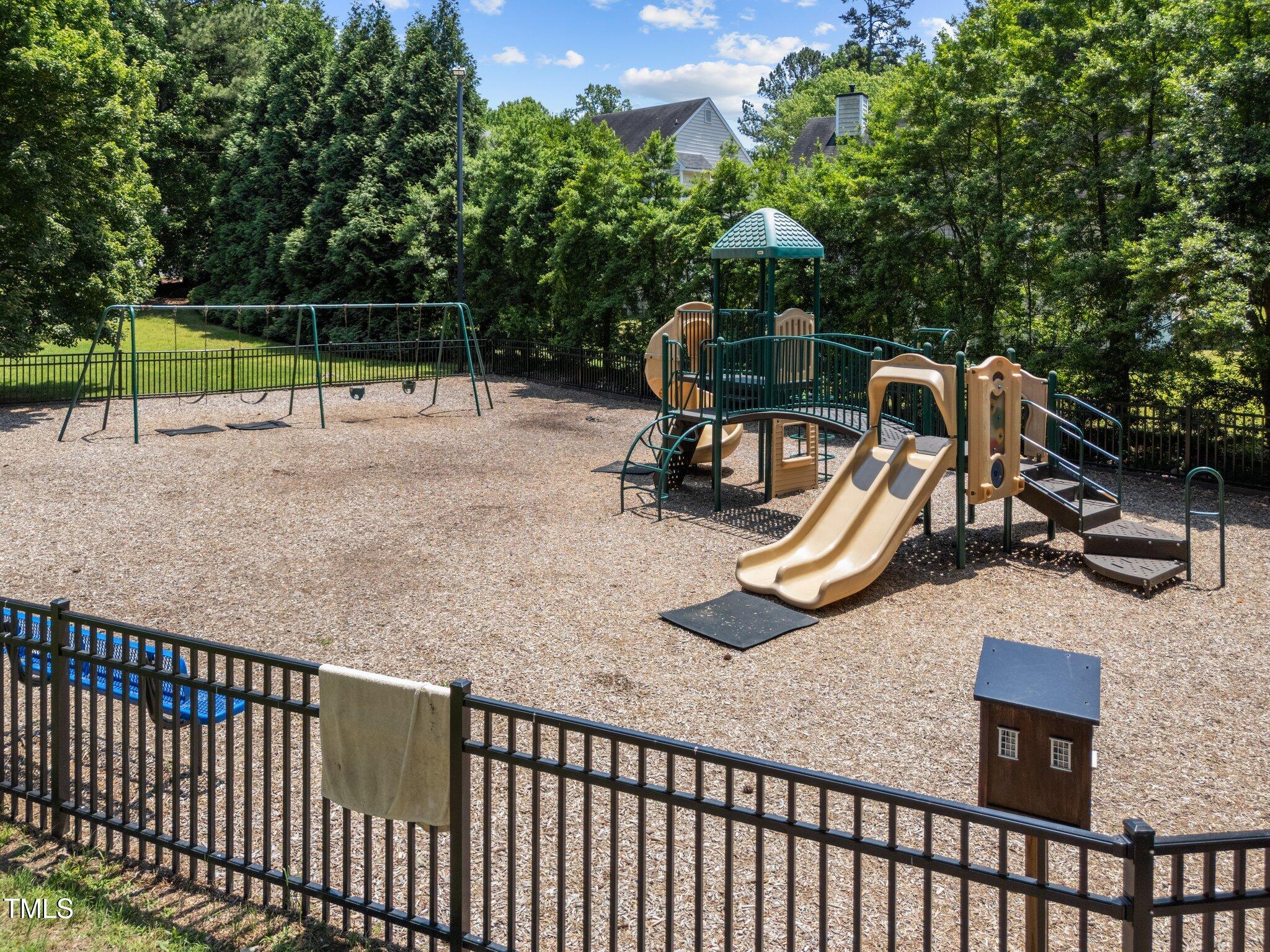 2901 Ceremonial Court Raleigh, NC 27615 - Photo 35 of 38 33