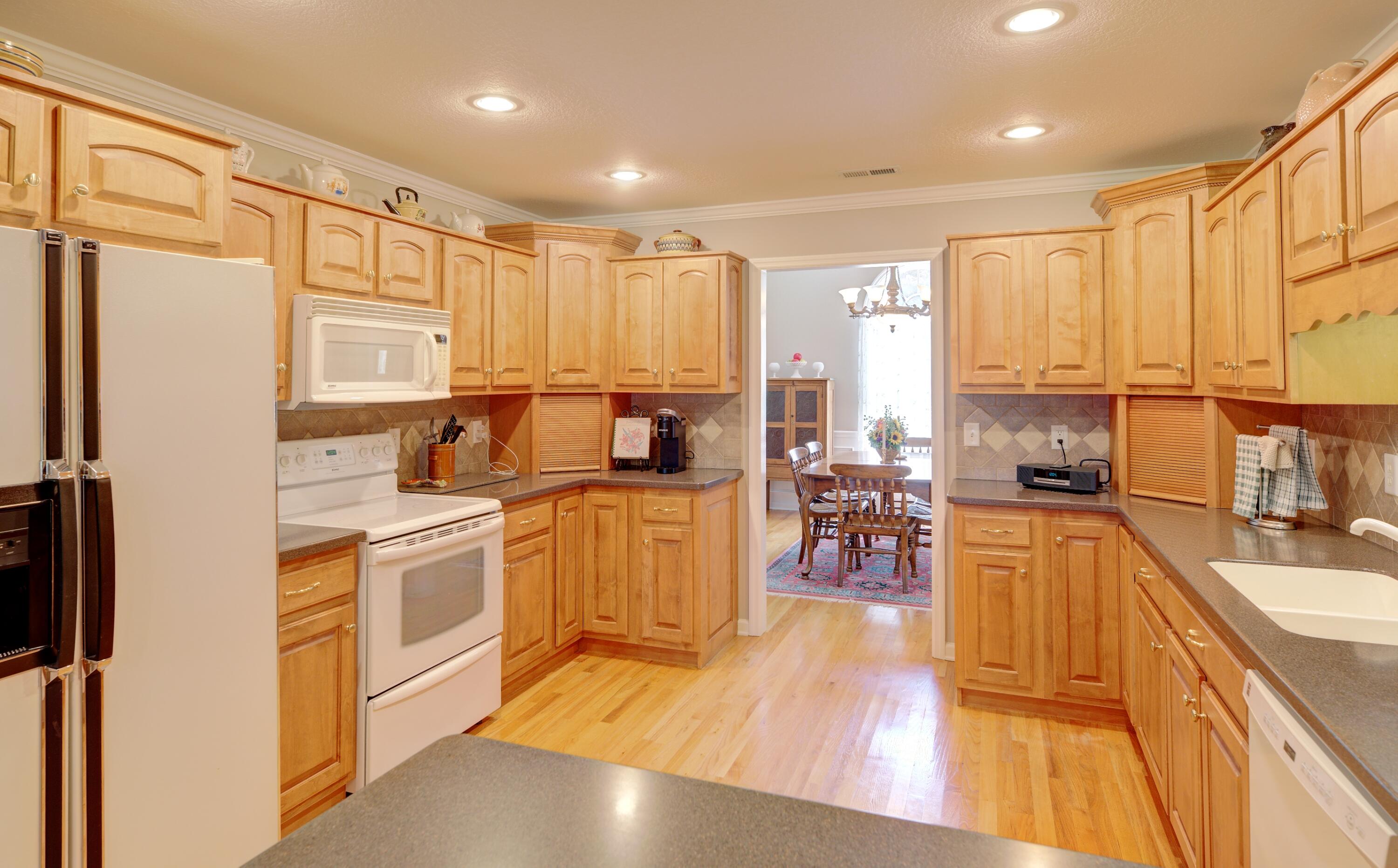 599 Cardinal Road Ringgold, GA 30736 - Photo 4 of 41 Kitchen