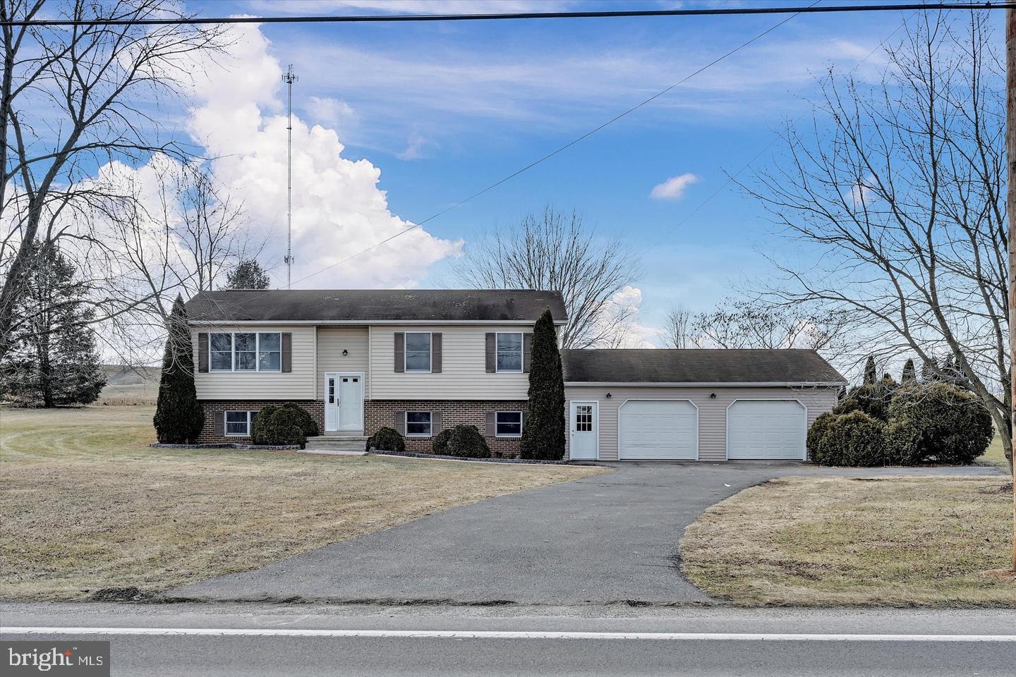 2122 Newville Road Carlisle, PA 17015 - Photo 1 of 27 Gallery Image 1