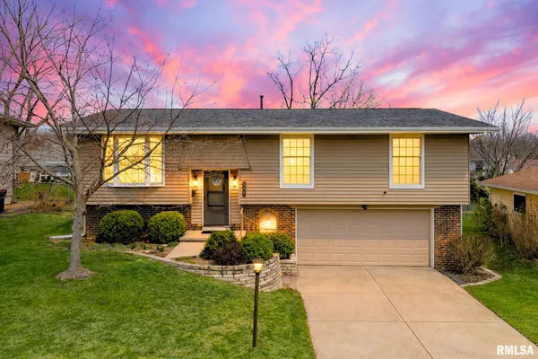 $268,000 | 2407 West Carriage Lane, Peoria, IL 61614