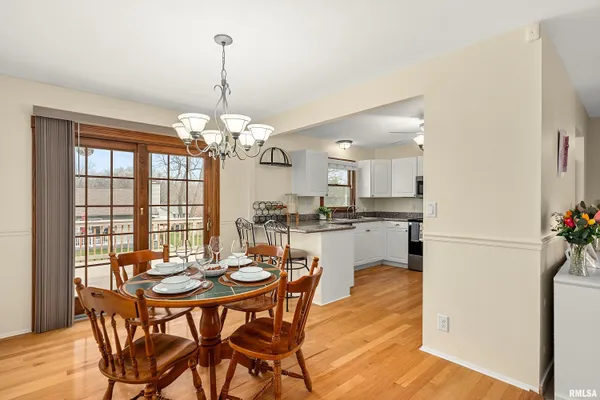 $268,000 | 2407 West Carriage Lane, Peoria, IL 61614