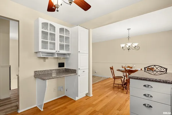 $268,000 | 2407 West Carriage Lane, Peoria, IL 61614