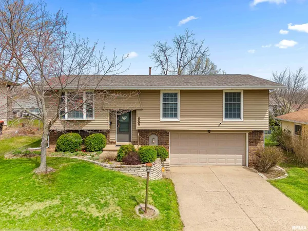 $268,000 | 2407 West Carriage Lane, Peoria, IL 61614